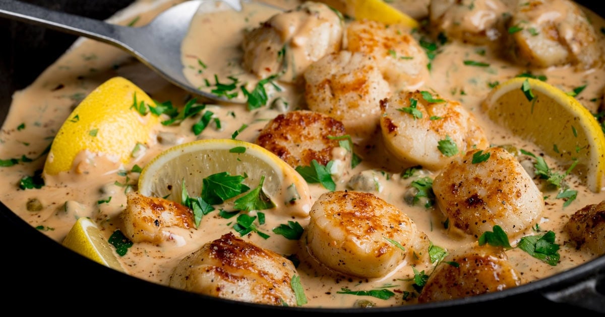 Creamy Garlic Butter Scallops: Easy Date Night & Meal Ideas